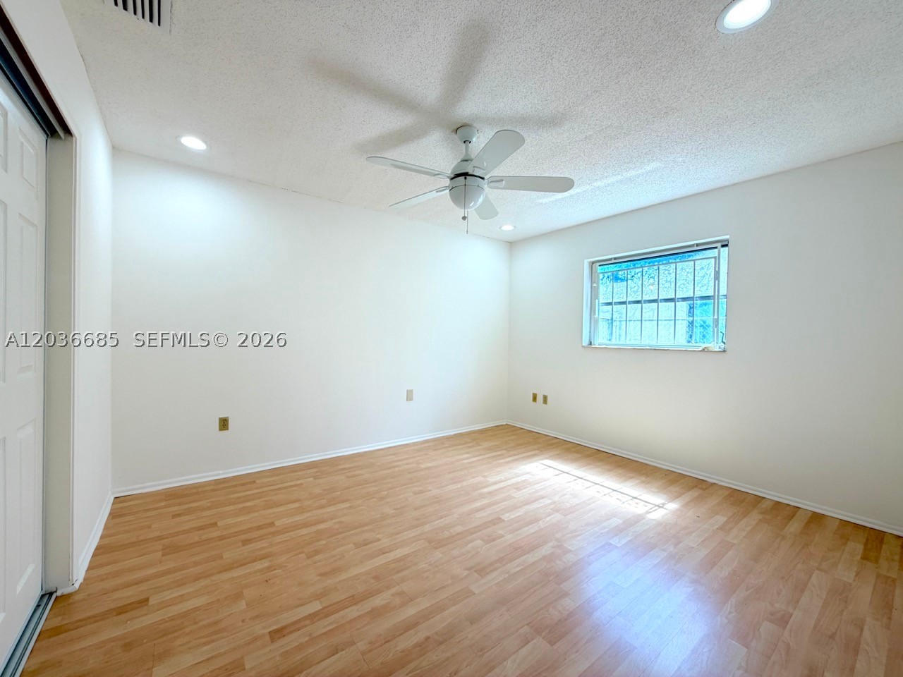 SUNRISE GOLF VILLAGE SEC - Residential Lease
