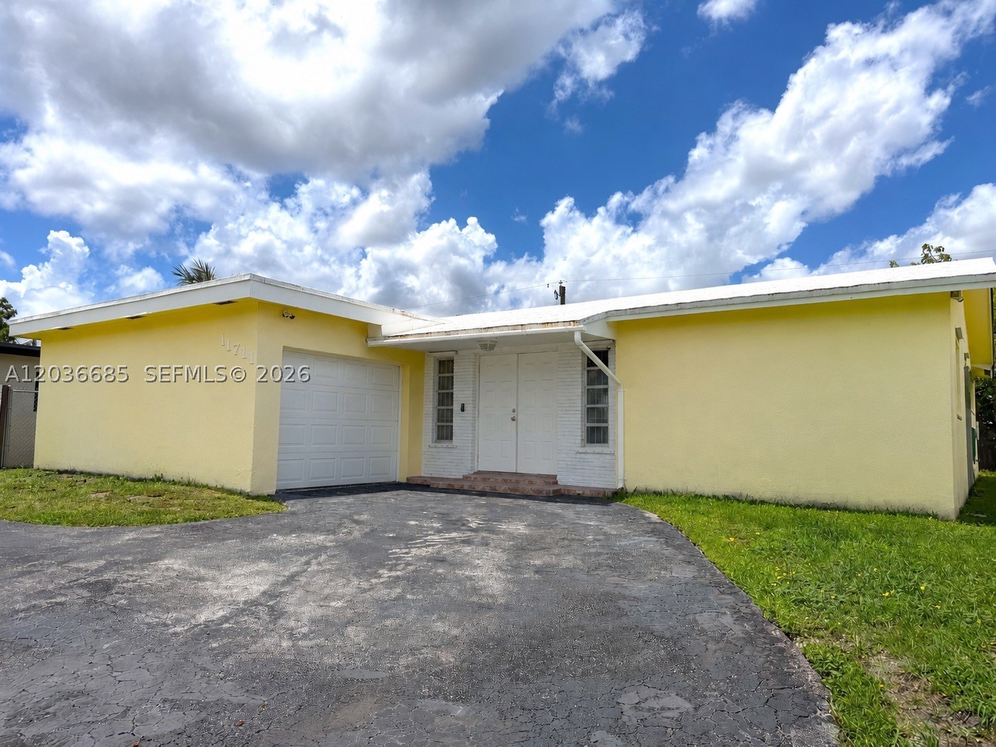 SUNRISE GOLF VILLAGE SEC - Residential Lease