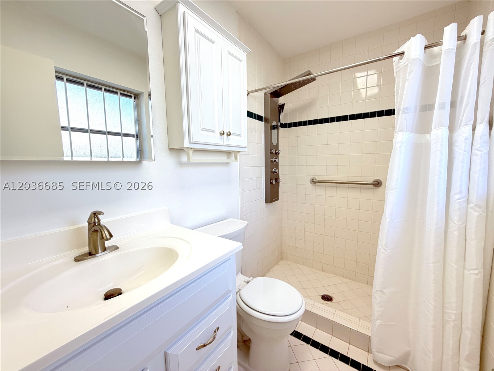 SUNRISE GOLF VILLAGE SEC - Residential Lease