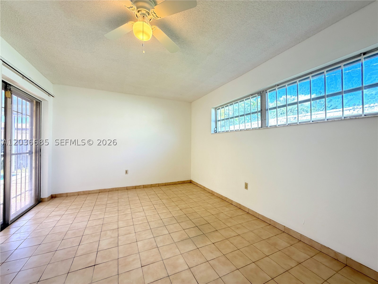 SUNRISE GOLF VILLAGE SEC - Residential Lease