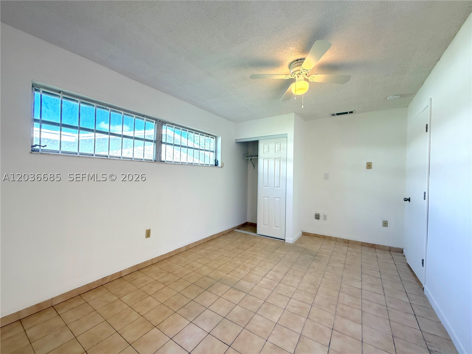 SUNRISE GOLF VILLAGE SEC - Residential Lease