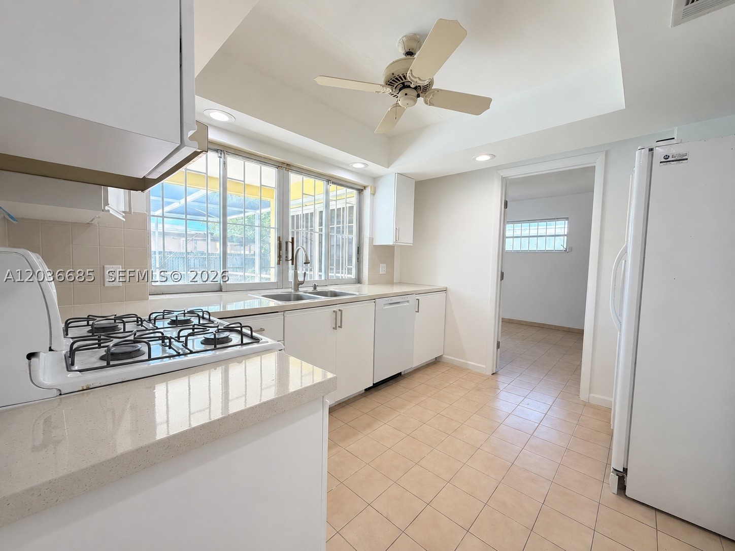 SUNRISE GOLF VILLAGE SEC - Residential Lease