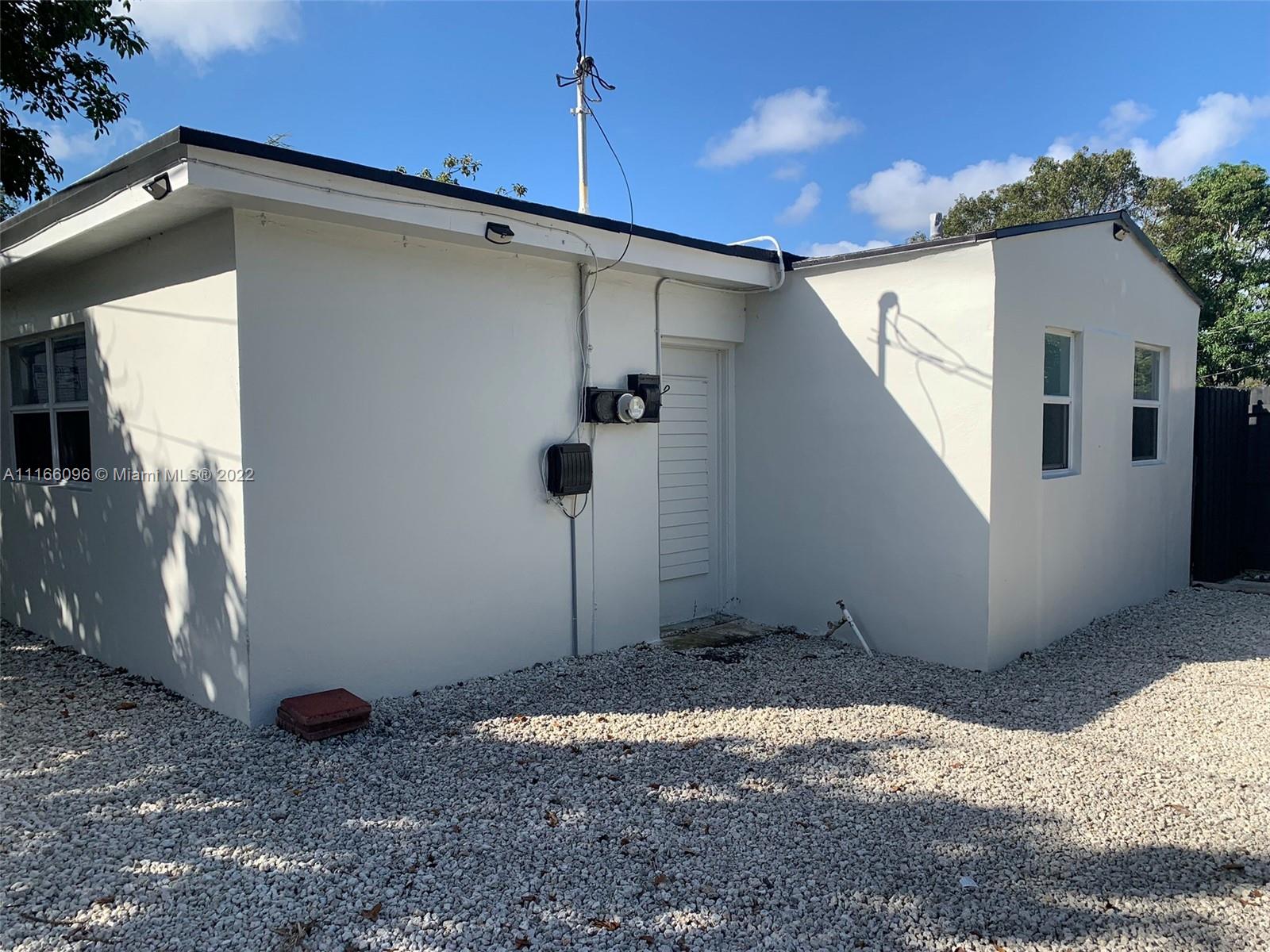 HOLLYWOOD PARK - Residential Lease