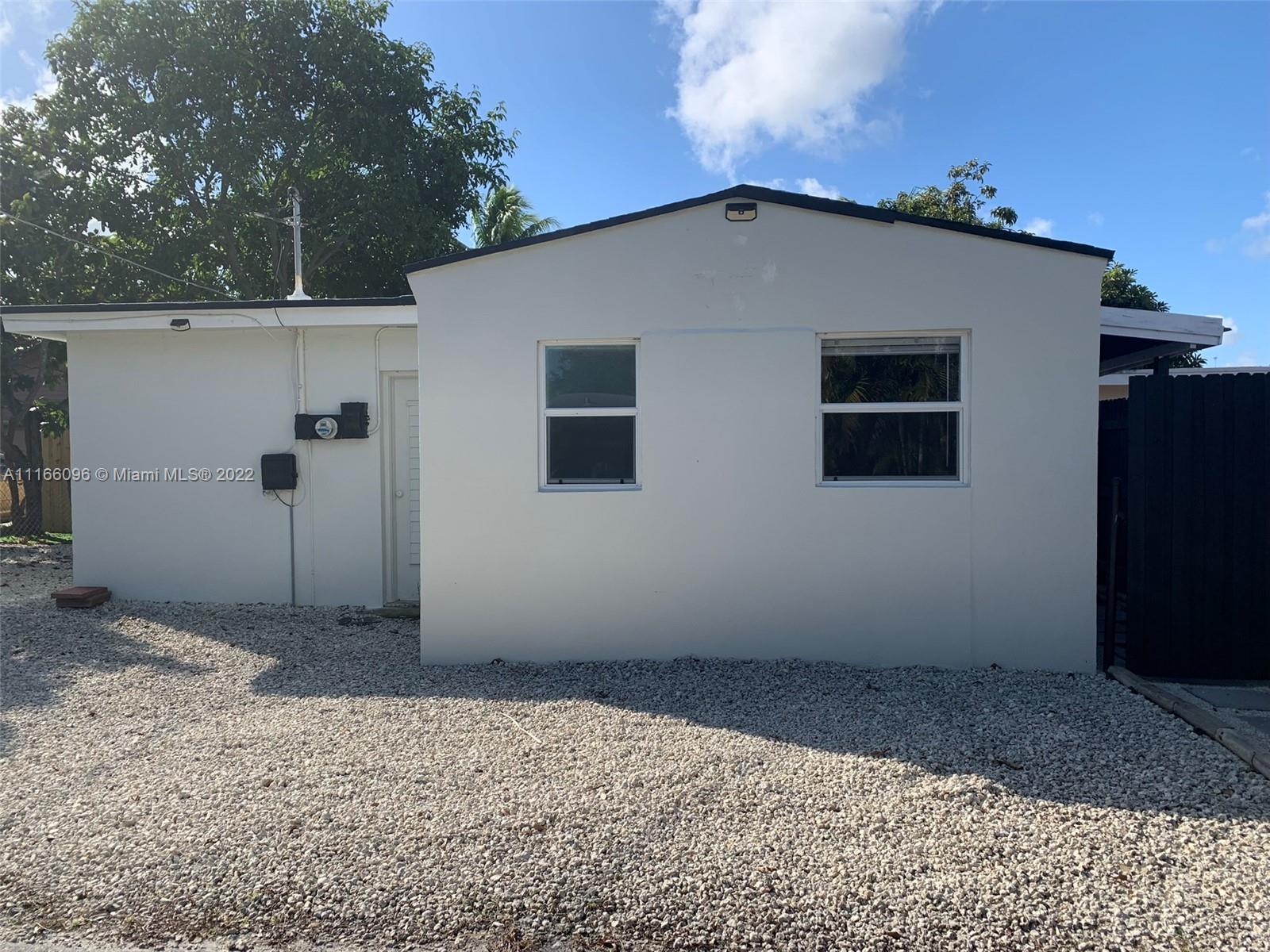 HOLLYWOOD PARK - Residential Lease