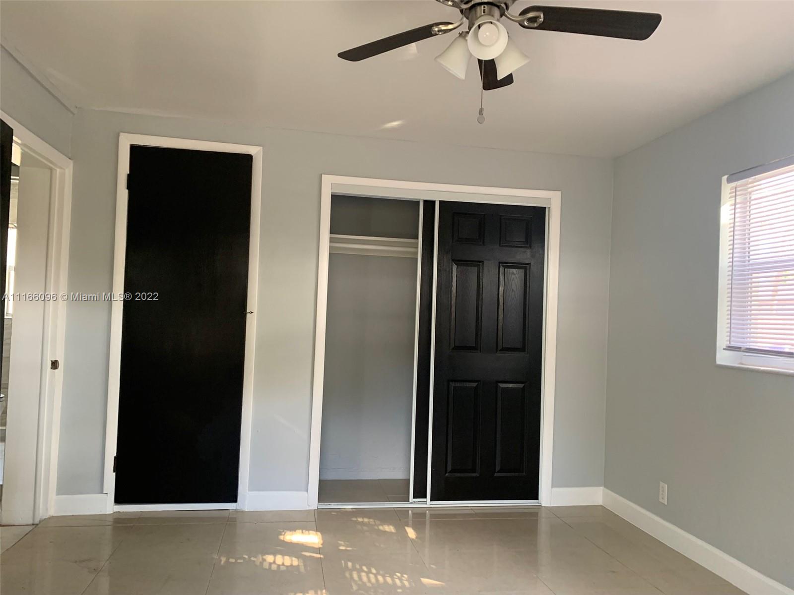 HOLLYWOOD PARK - Residential Lease