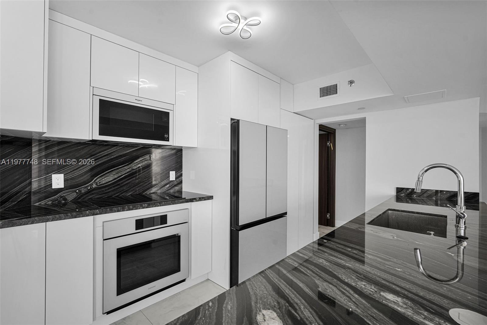 OCEANIA III CONDO - Residential