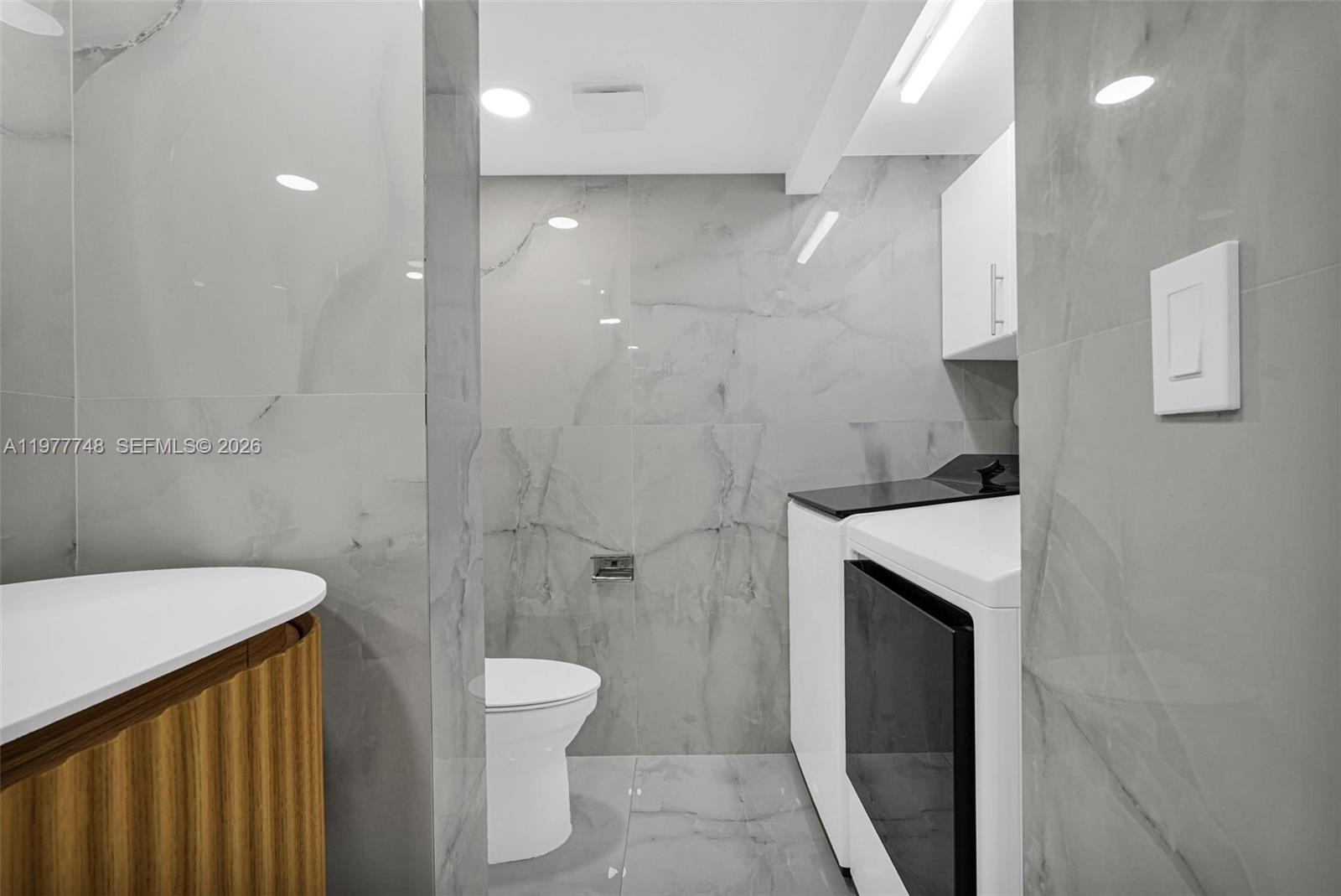 OCEANIA III CONDO - Residential