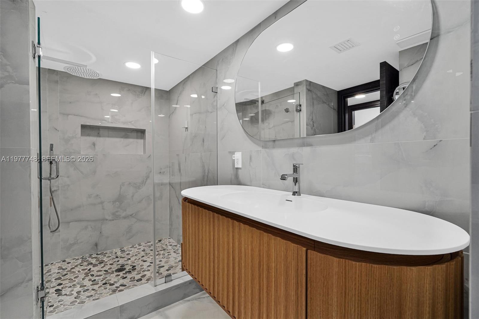OCEANIA III CONDO - Residential