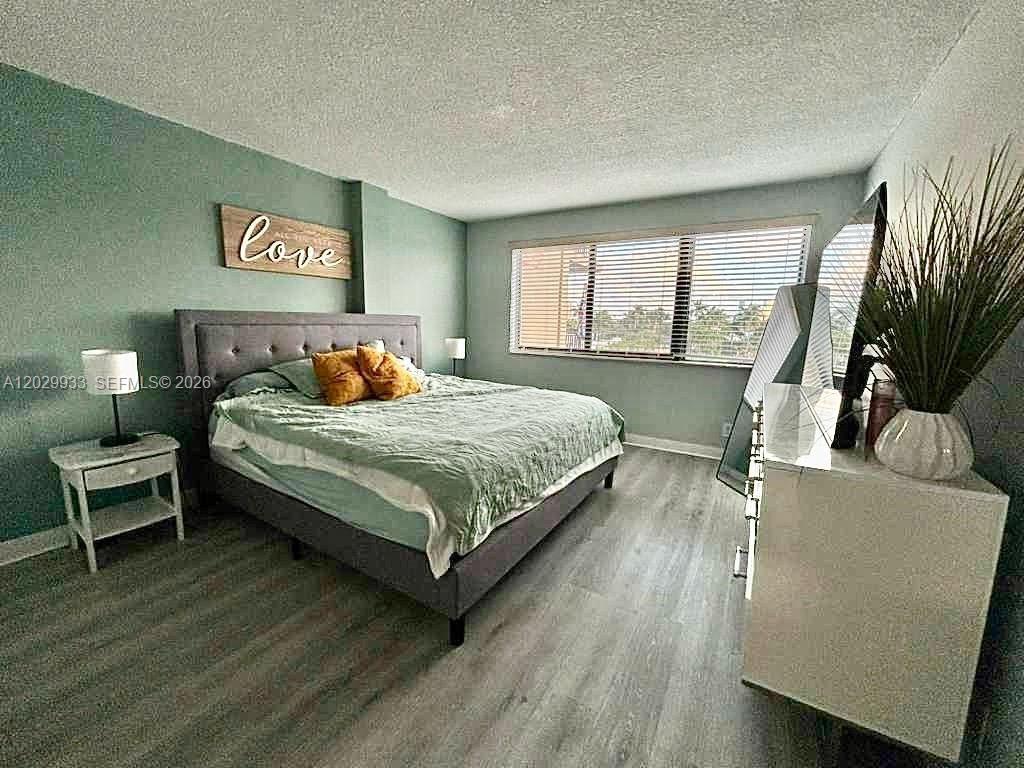 YACHT CLUB CONDO (THE) - Residential