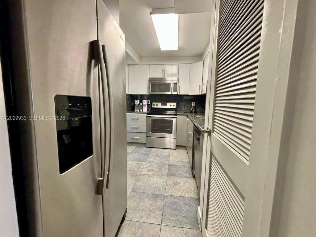 YACHT CLUB CONDO (THE) - Residential