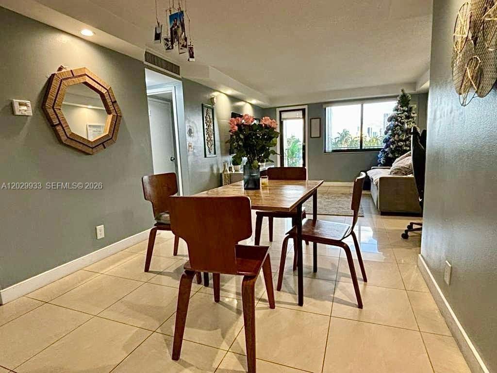 YACHT CLUB CONDO (THE) - Residential