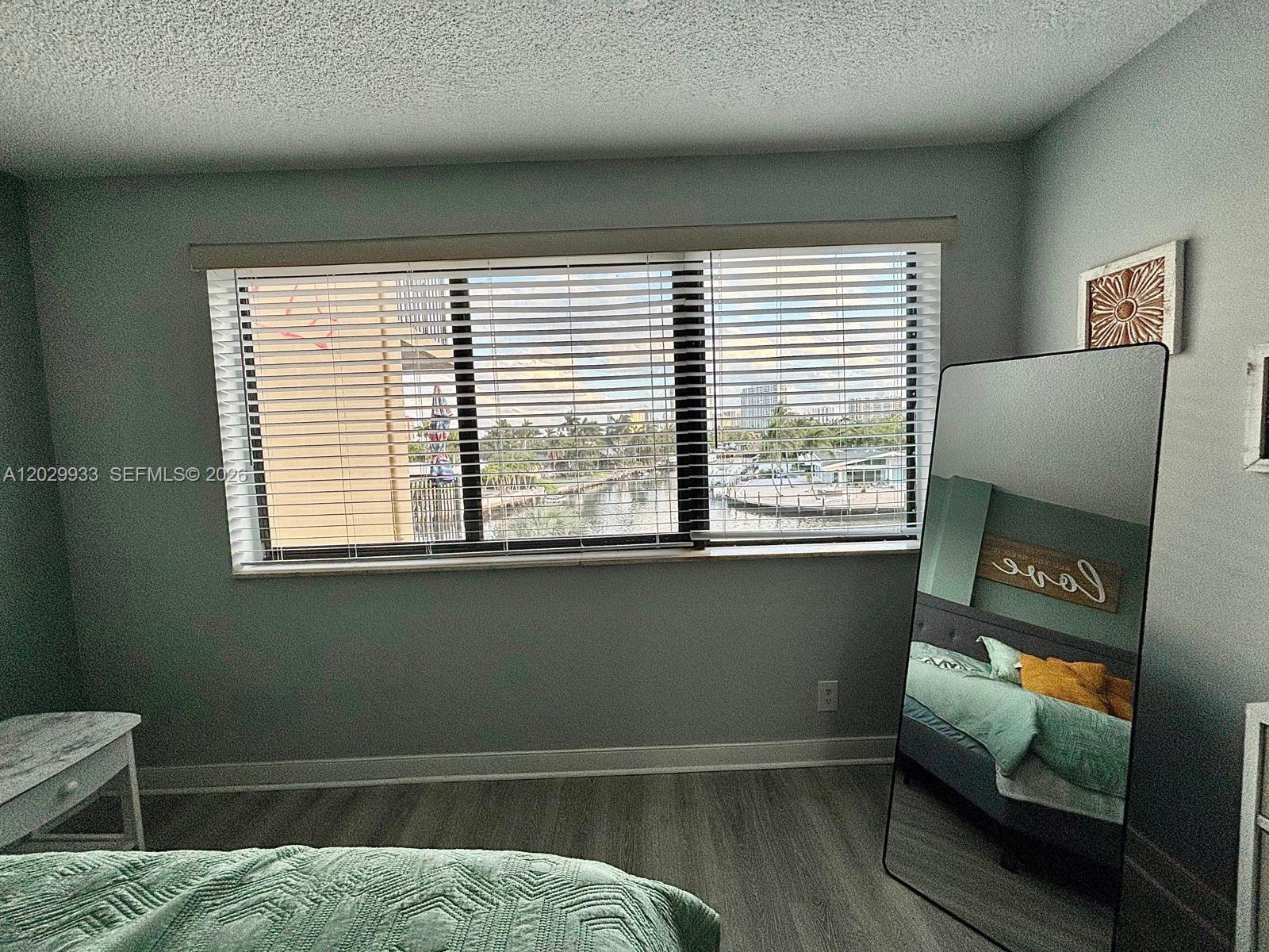 YACHT CLUB CONDO (THE) - Residential