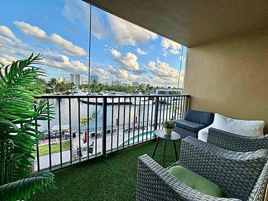 YACHT CLUB CONDO (THE) - Residential