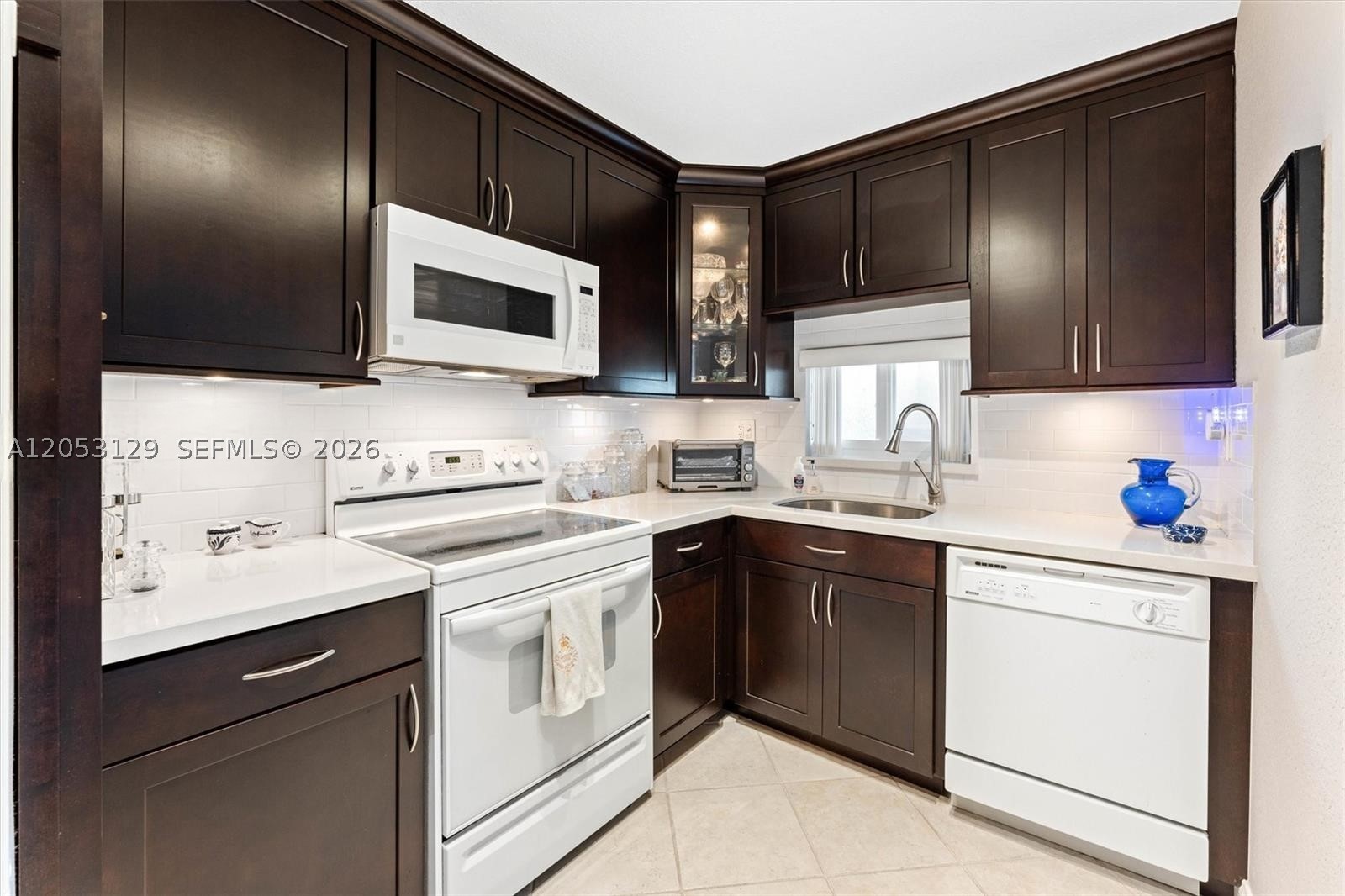 HOLLYBROOK GOLF AND - Residential Lease