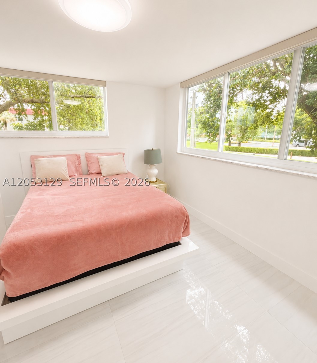 HOLLYBROOK GOLF AND - Residential Lease
