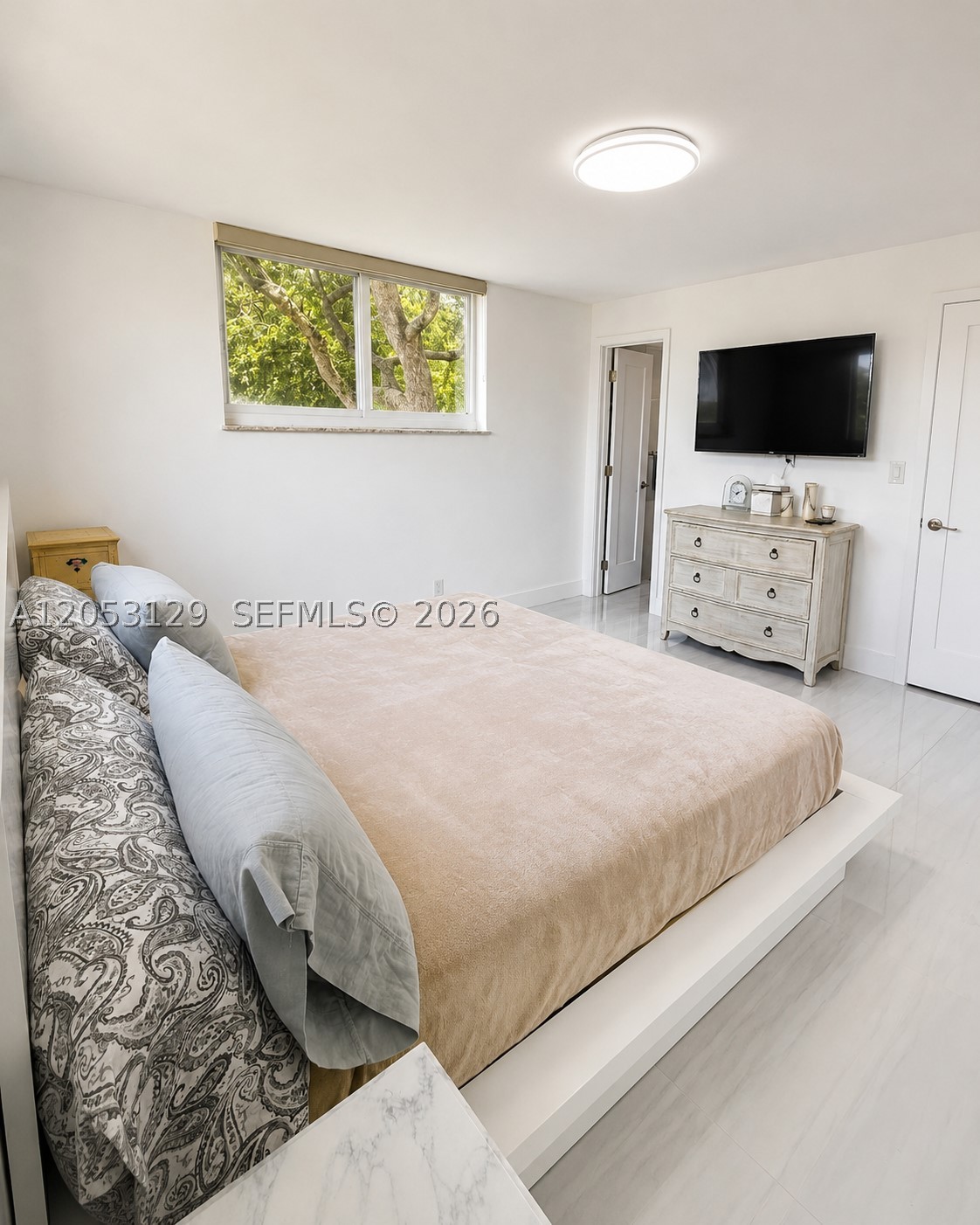 HOLLYBROOK GOLF AND - Residential Lease
