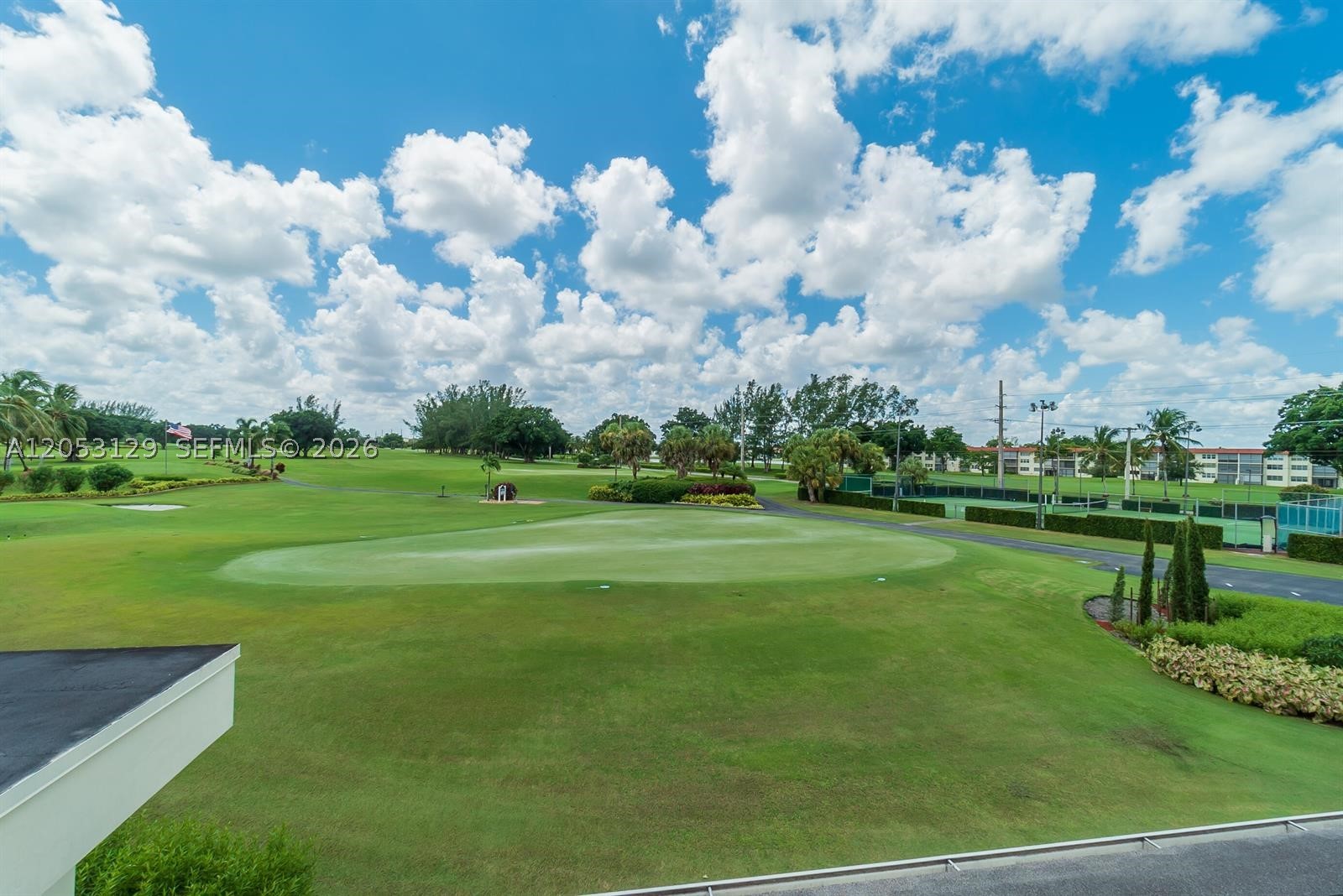HOLLYBROOK GOLF AND - Residential Lease