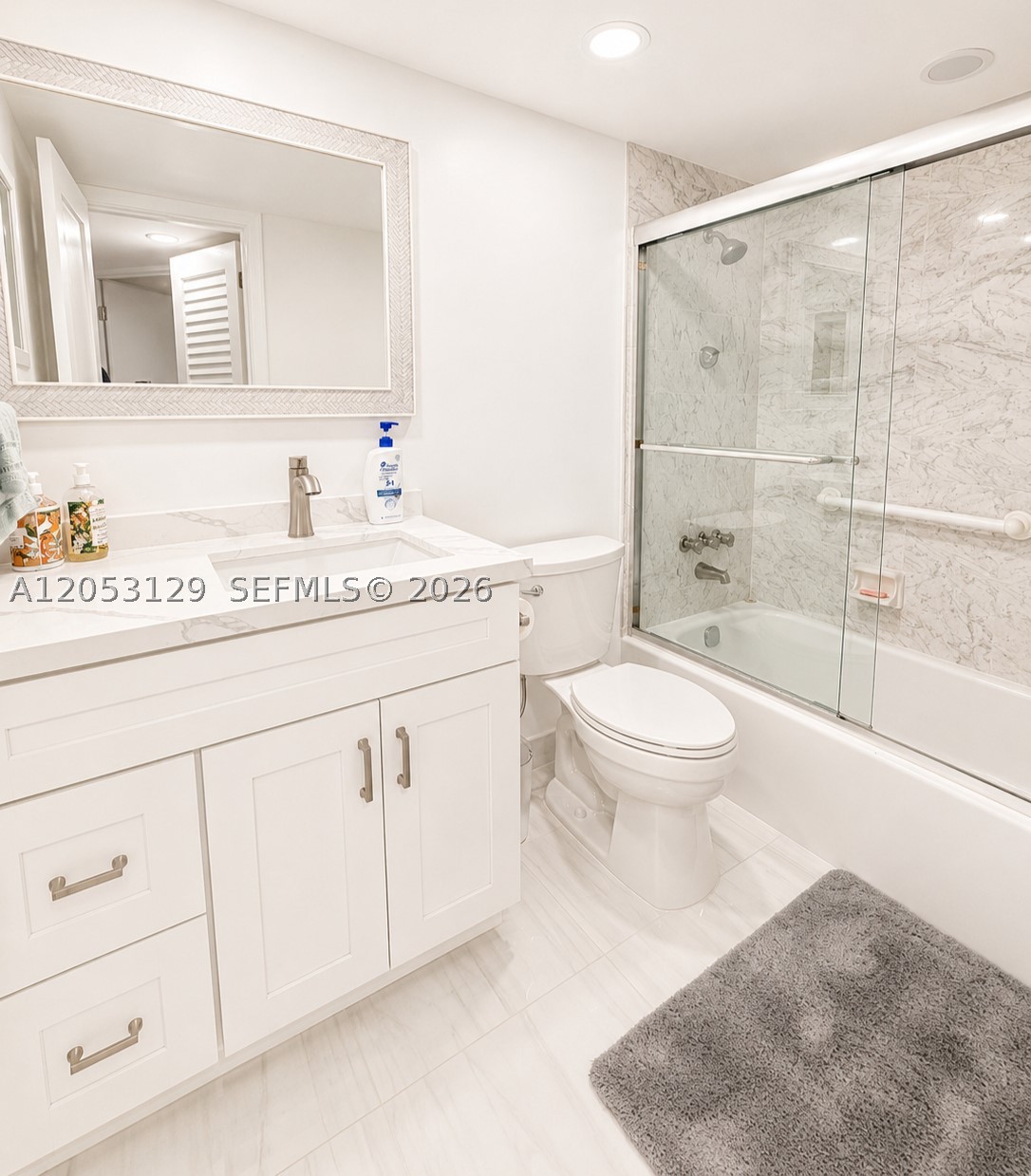 HOLLYBROOK GOLF AND - Residential Lease