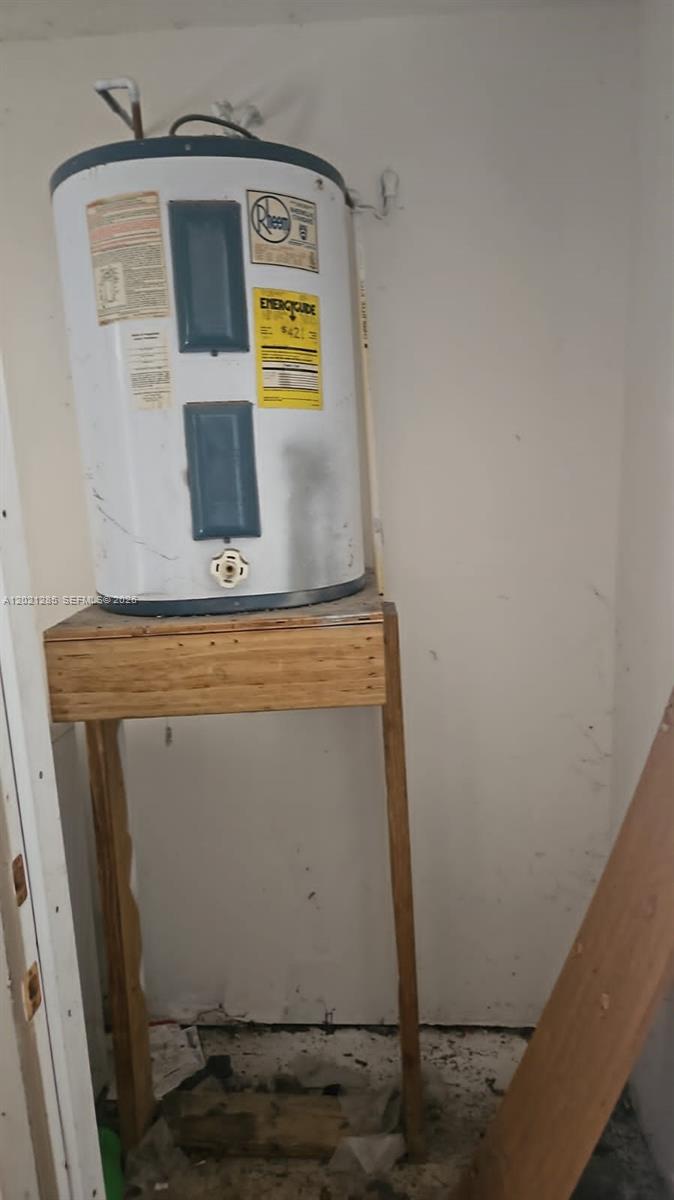 WINDERMERE CONDO NUMBER O - Residential Lease