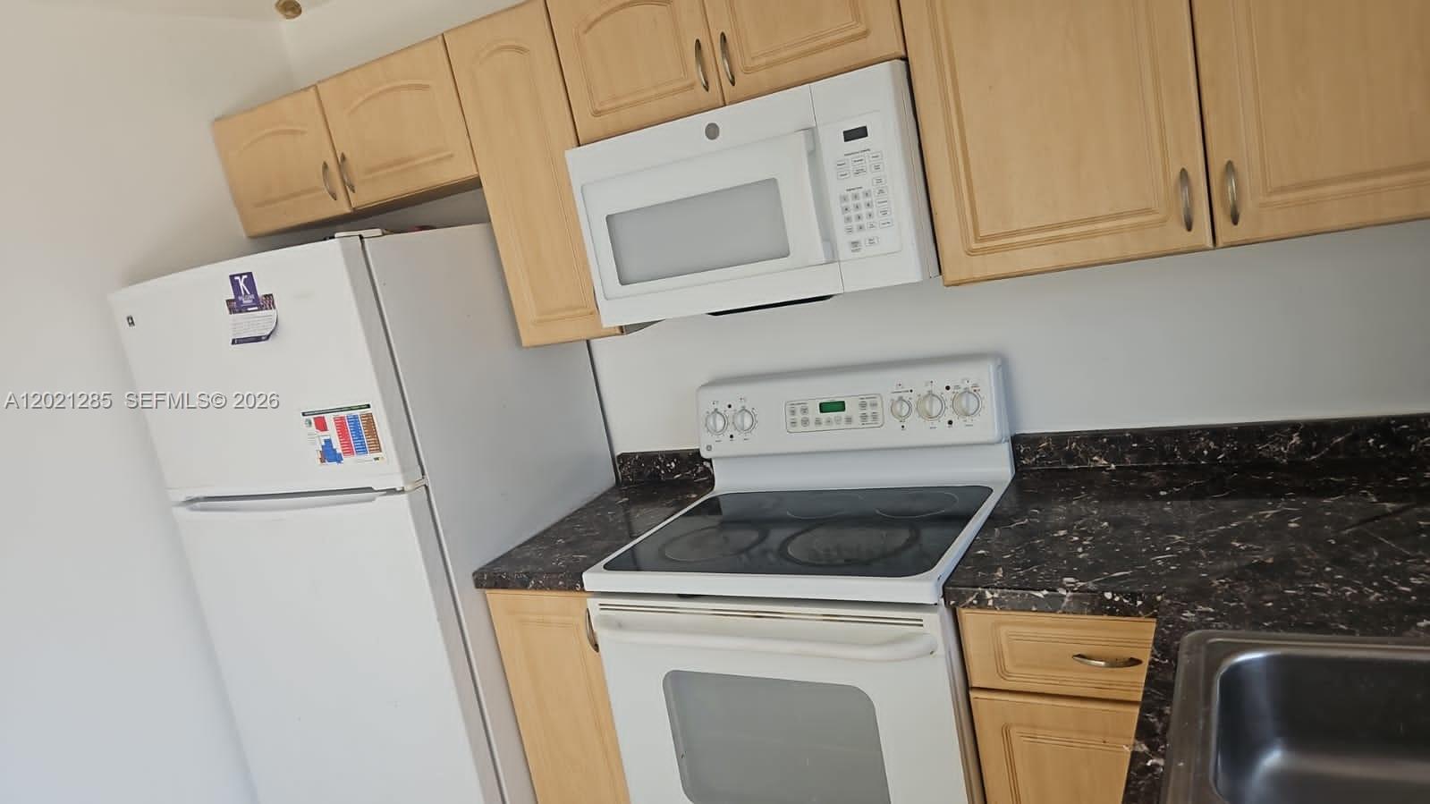 WINDERMERE CONDO NUMBER O - Residential Lease
