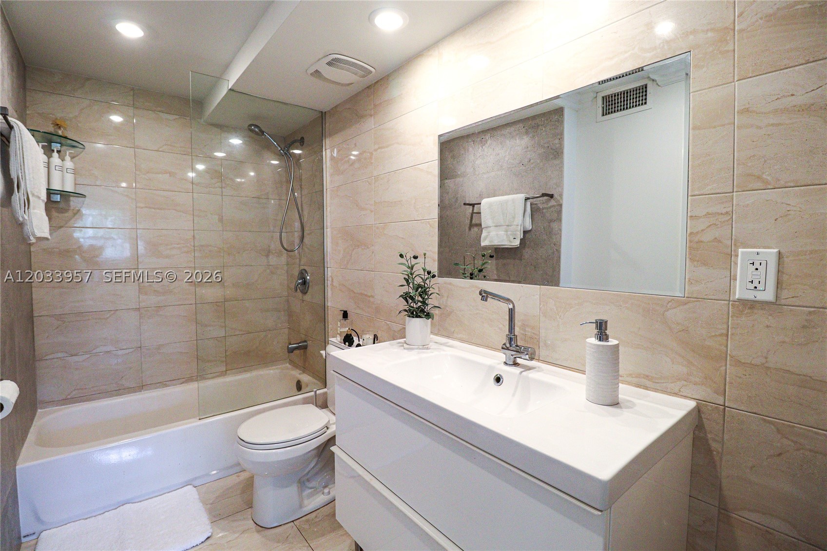 Oriole Golf & Tennis Ph 1 - Residential