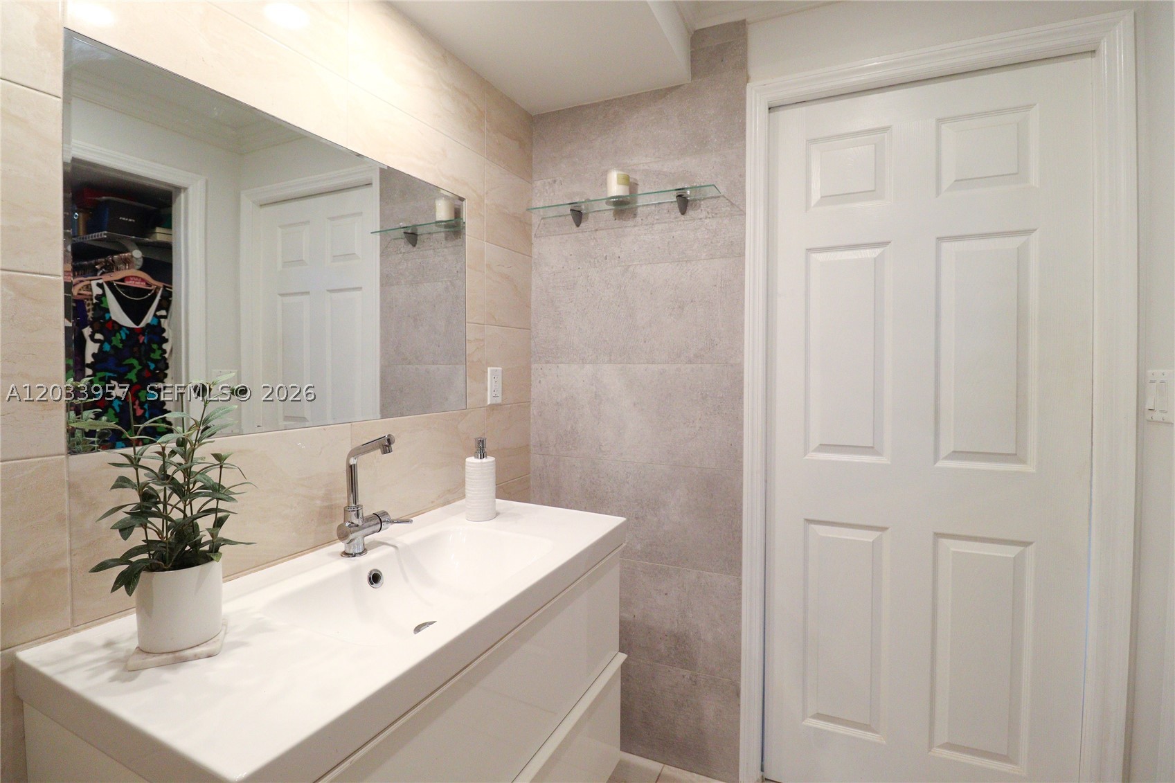 Oriole Golf & Tennis Ph 1 - Residential