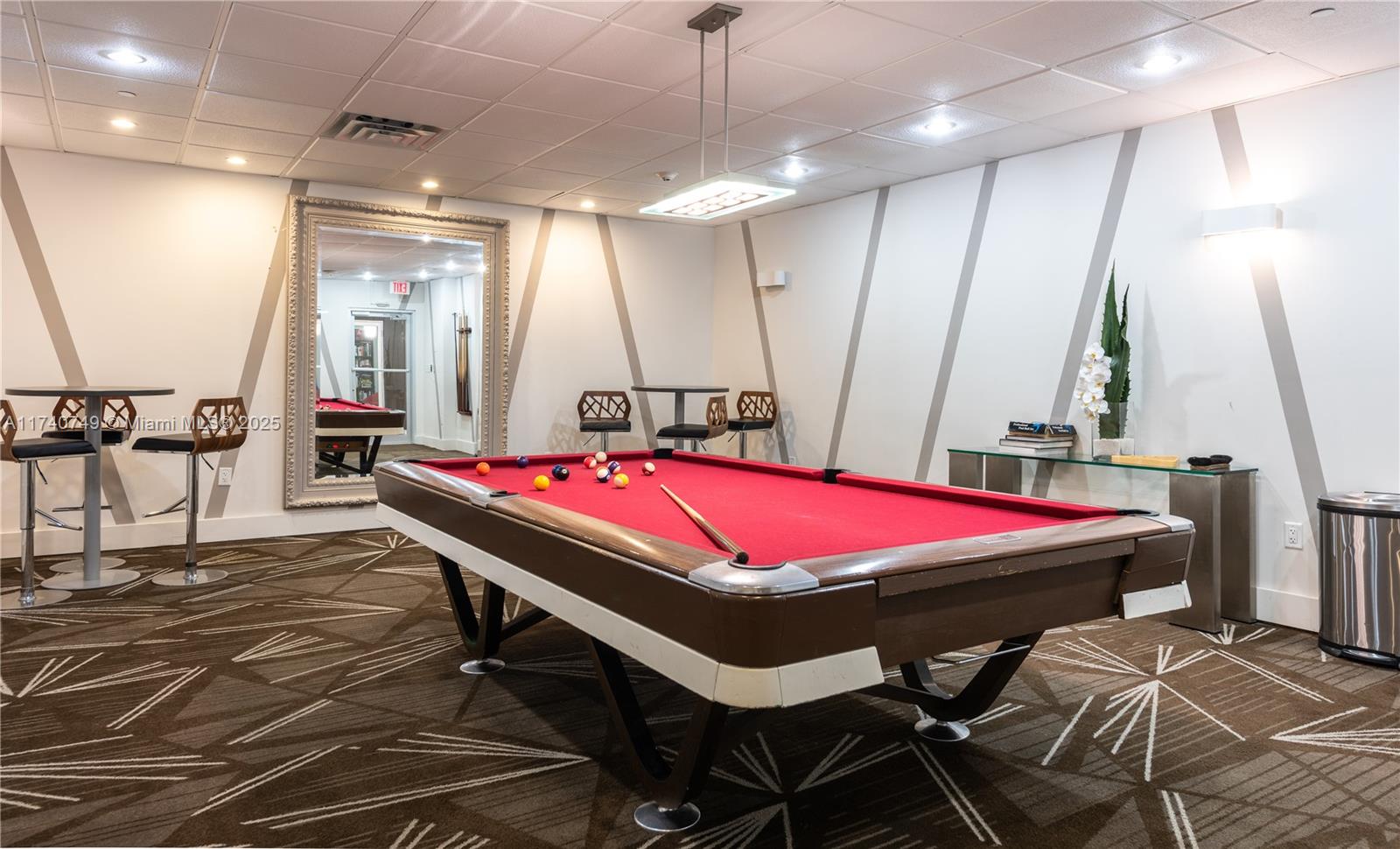ARLEN BEACH CONDO - Residential