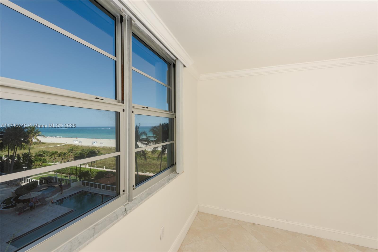 ARLEN BEACH CONDO - Residential