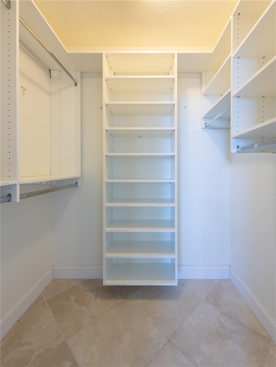 ARLEN BEACH CONDO - Residential
