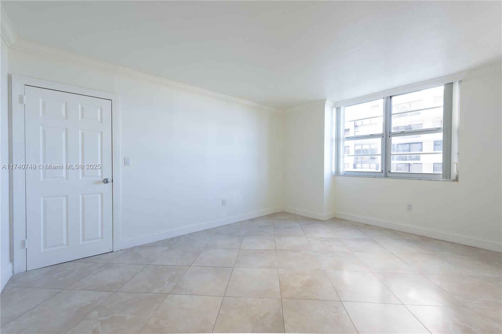 ARLEN BEACH CONDO - Residential