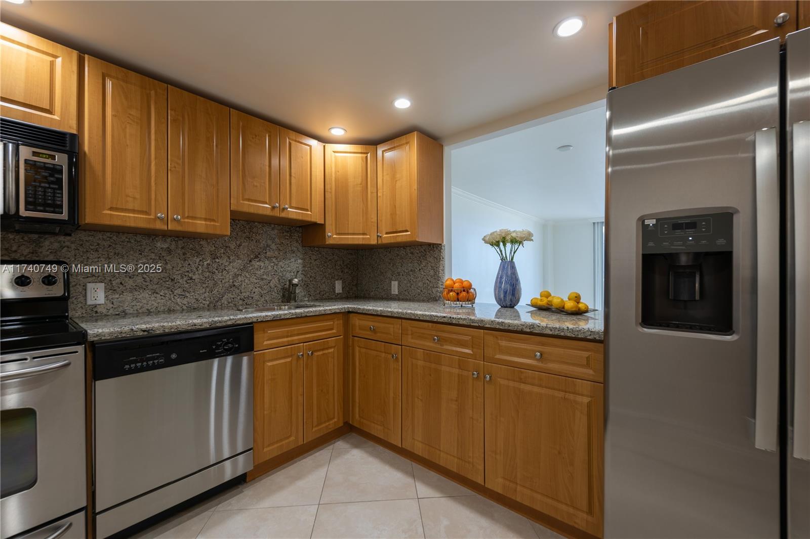 ARLEN BEACH CONDO - Residential