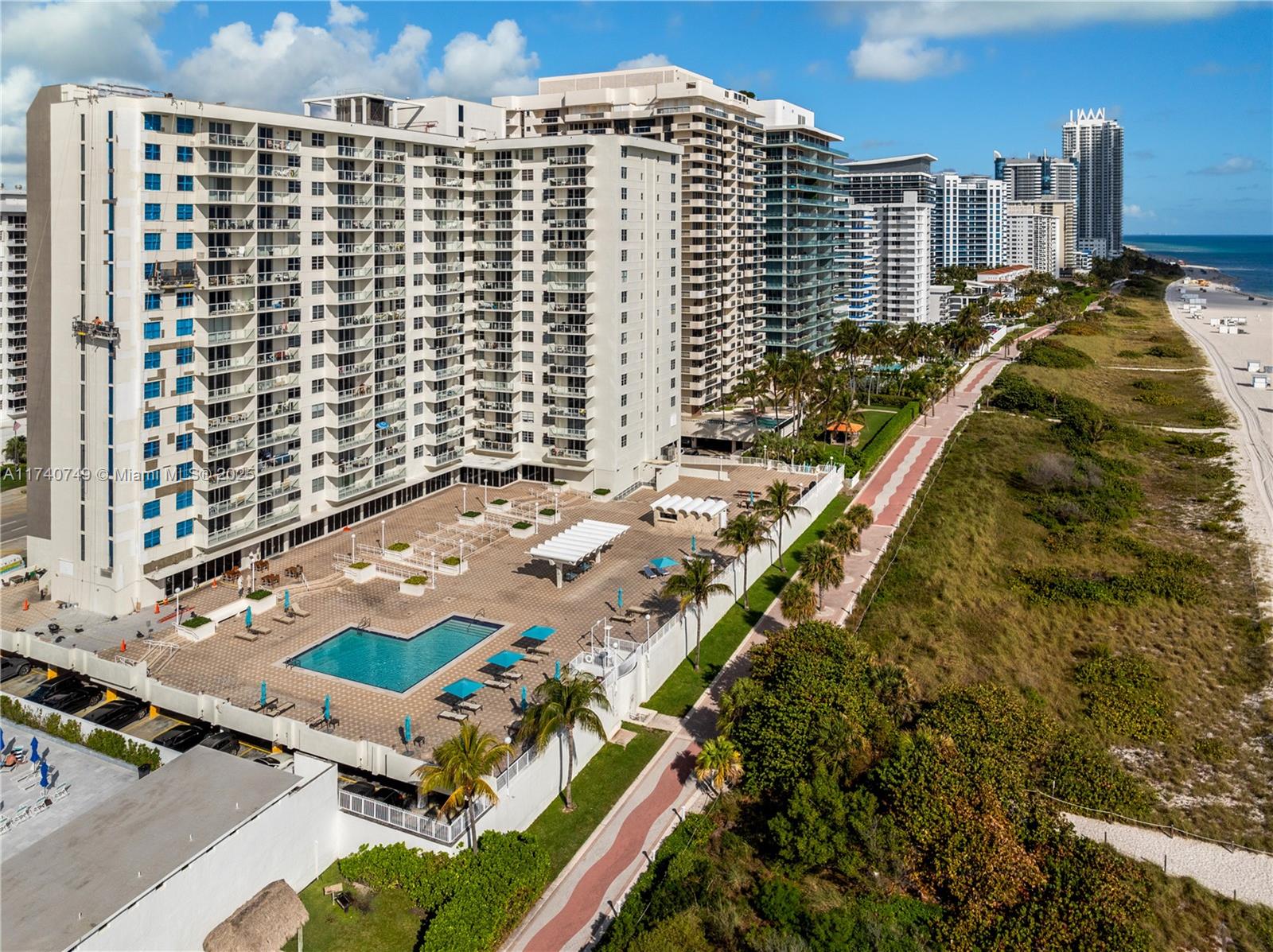ARLEN BEACH CONDO - Residential