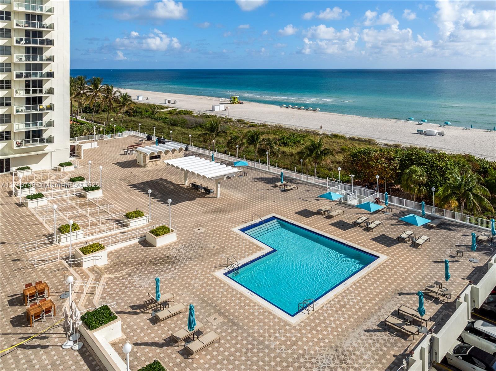 ARLEN BEACH CONDO - Residential