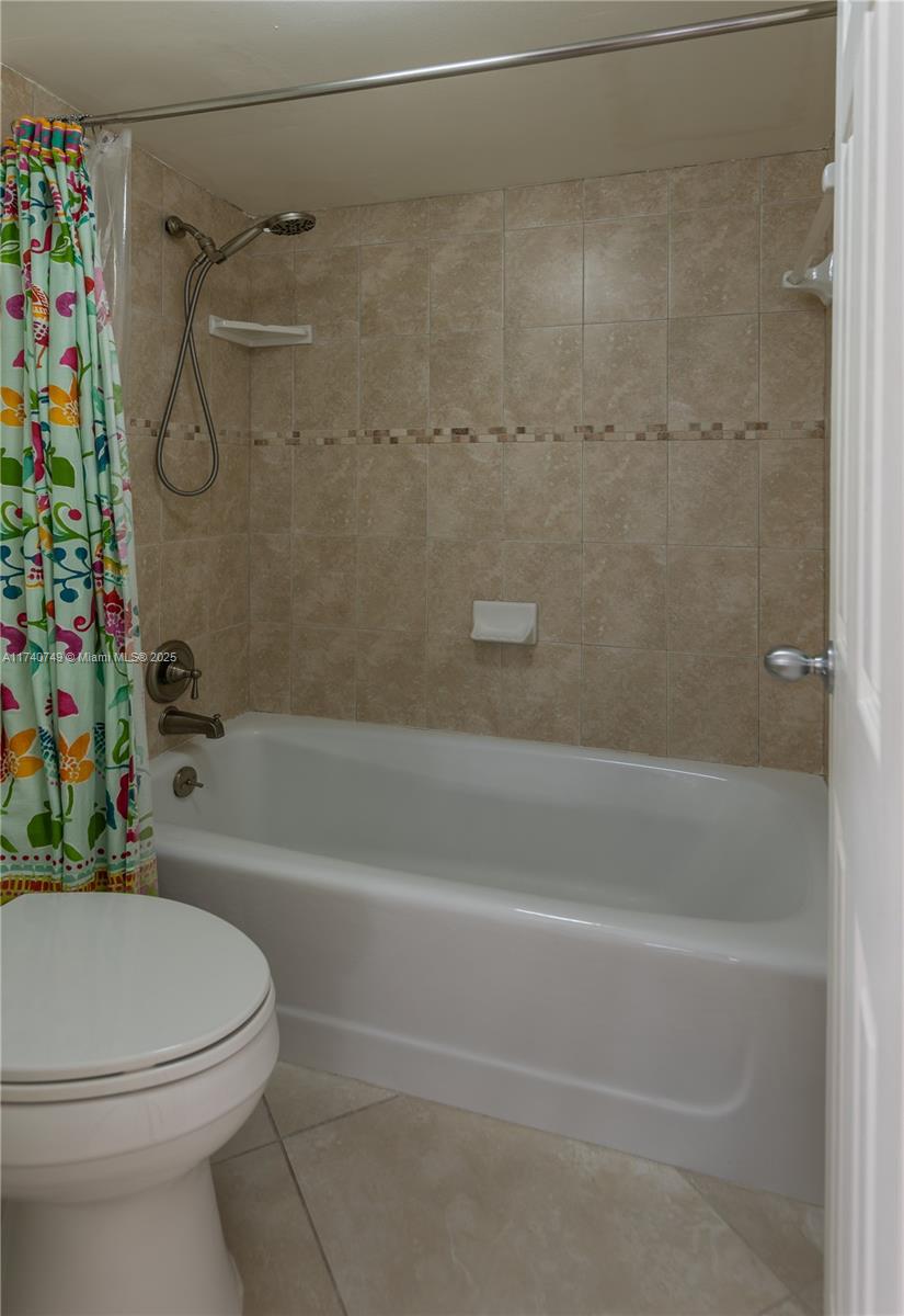 ARLEN BEACH CONDO - Residential