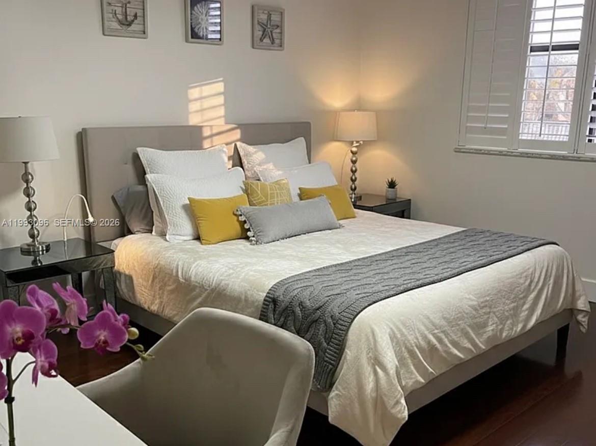 WATERSIDE TOWERS CONDO - Residential