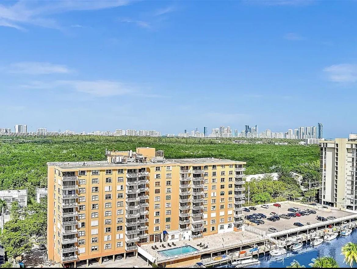 WATERSIDE TOWERS CONDO - Residential