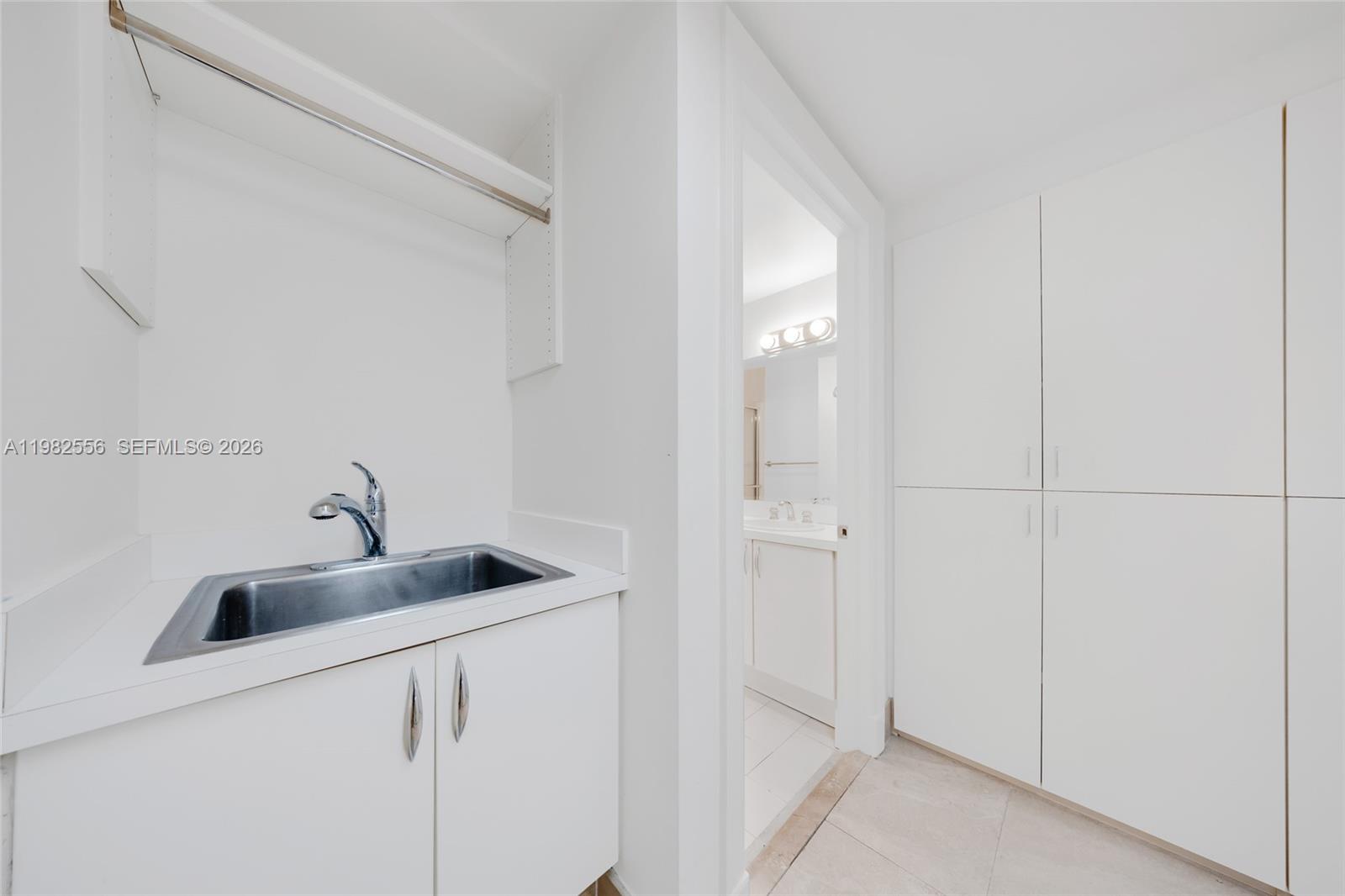 GRAND BAY TOWER CONDO - Residential