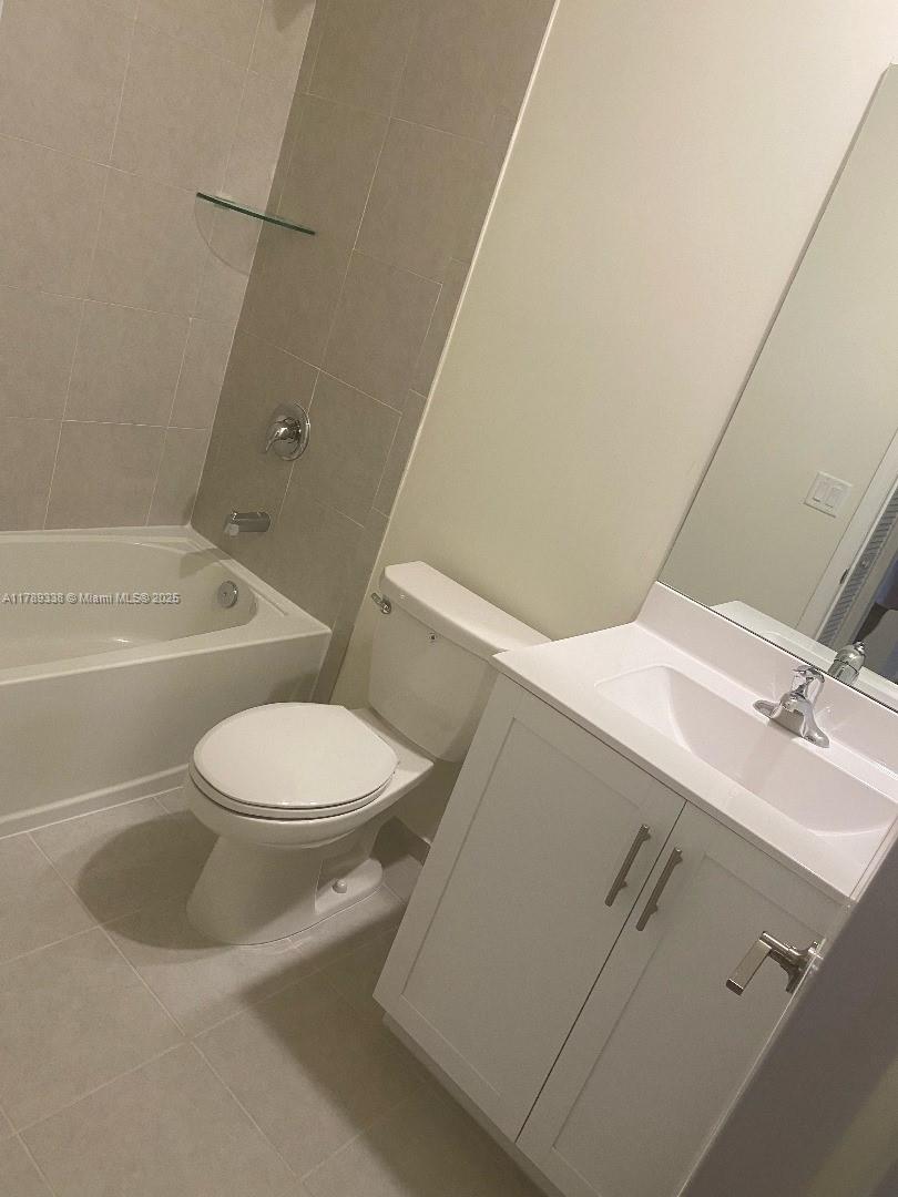 AQUABELLA NORTH REPLAT - Residential Lease