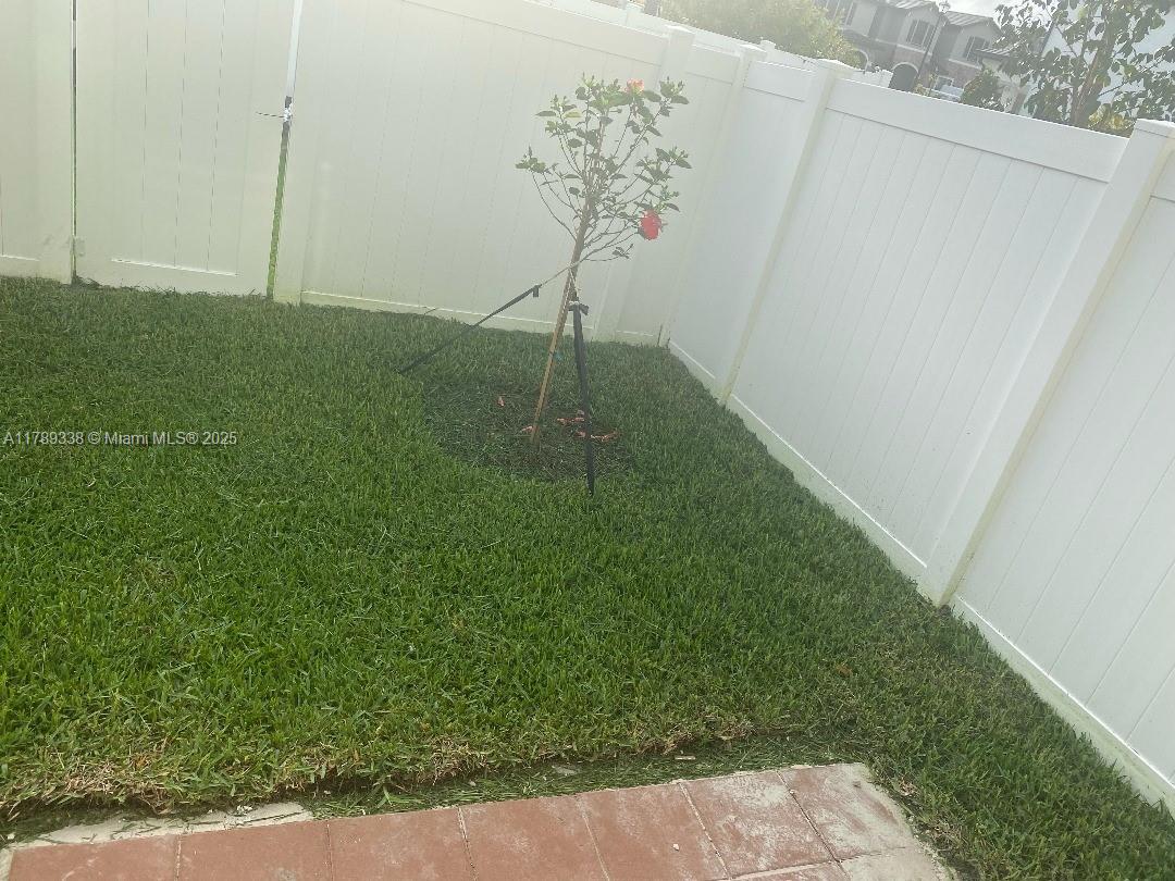 AQUABELLA NORTH REPLAT - Residential Lease