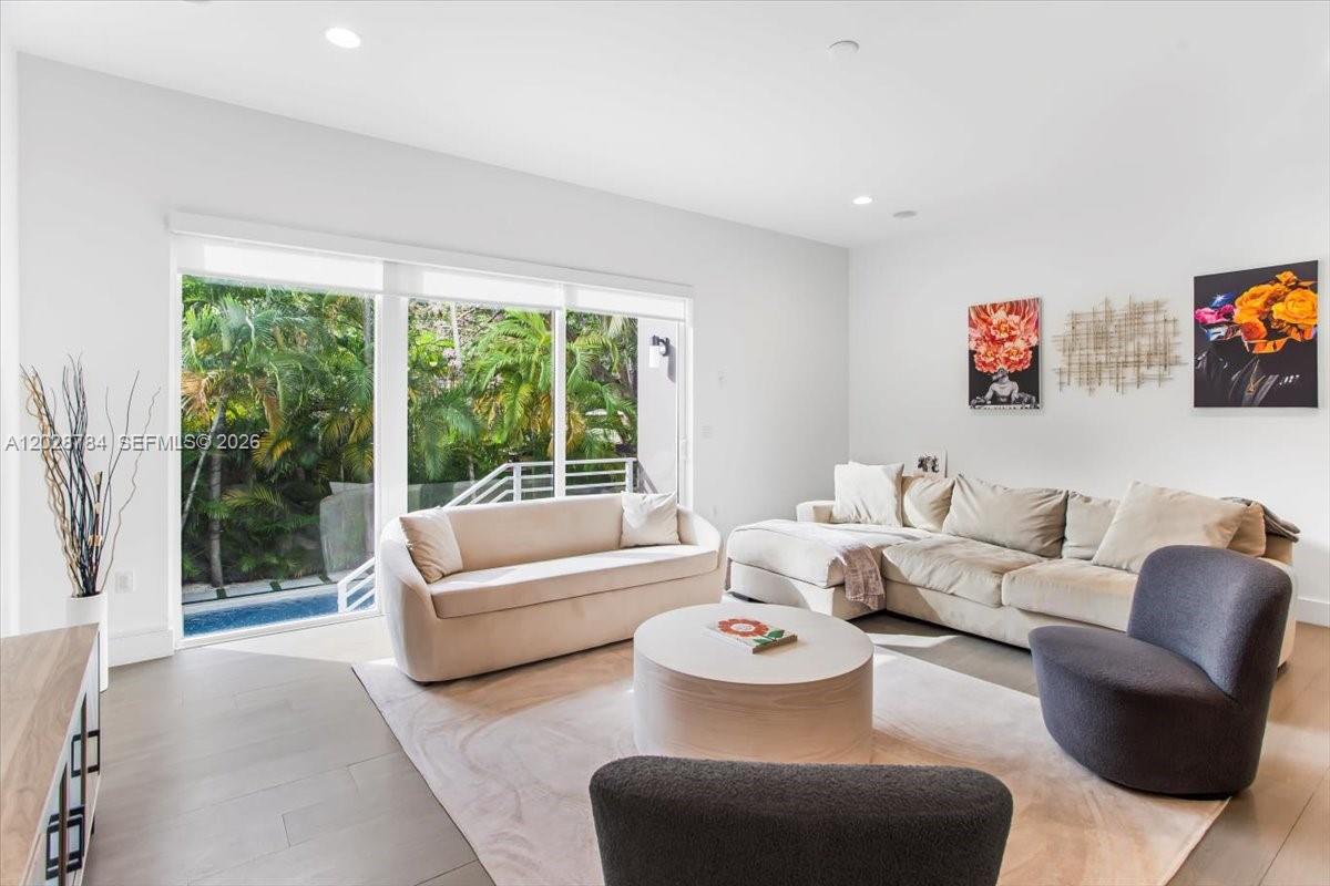 POINCIANA PLAT - Residential Lease