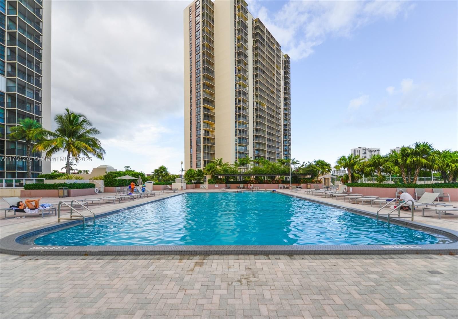 CORONADO CONDO- TOWER II - Residential