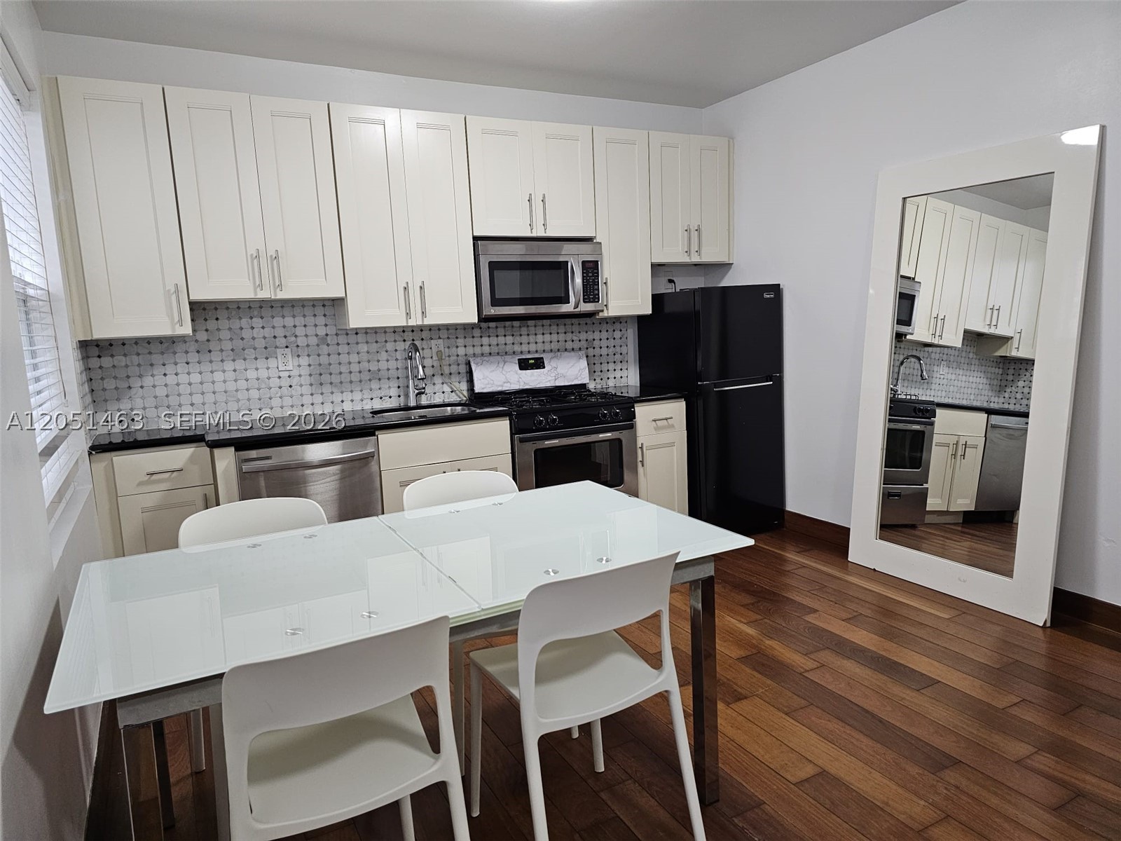 LINCOLN SUB - Residential Lease