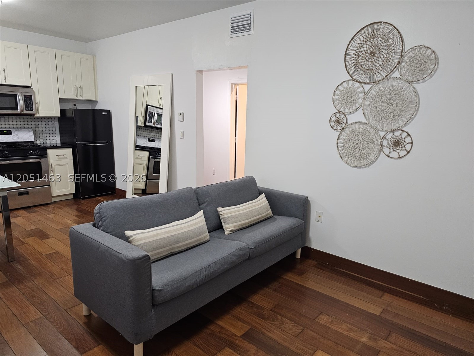 LINCOLN SUB - Residential Lease