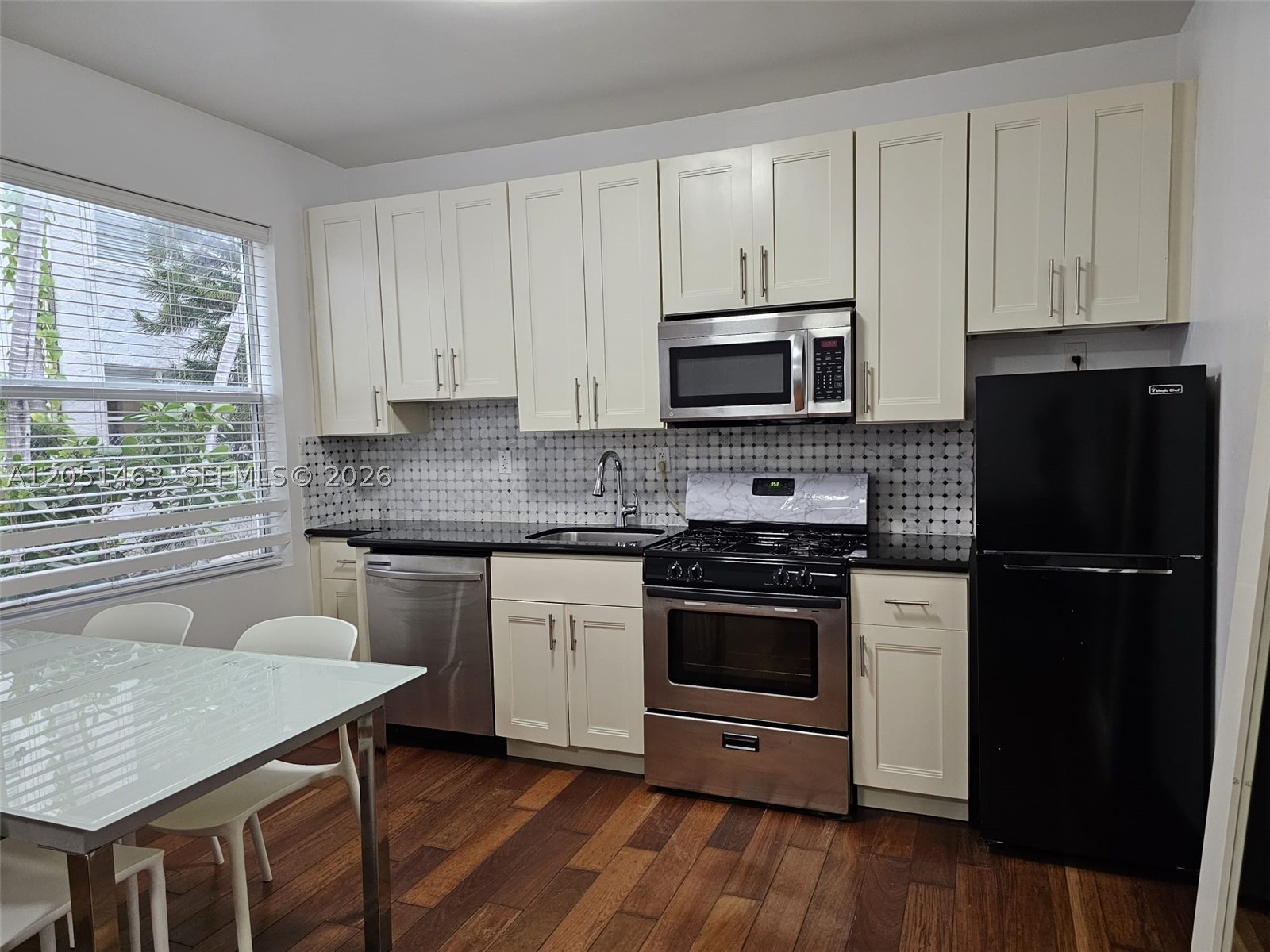 LINCOLN SUB - Residential Lease