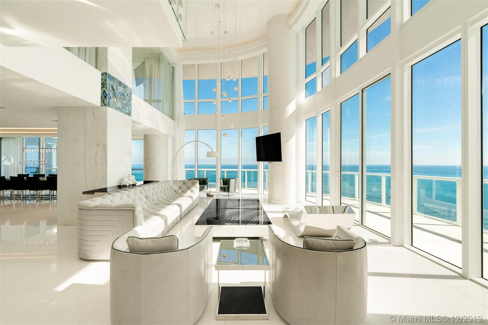 CONTINUUM ON SOUTH BEACH - Residential