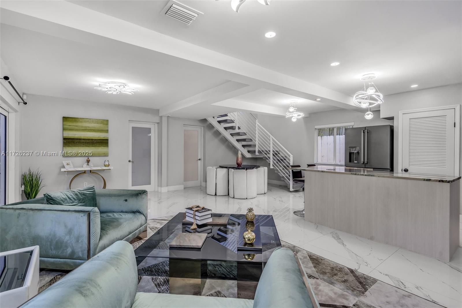 SHERWOOD FOREST - Residential