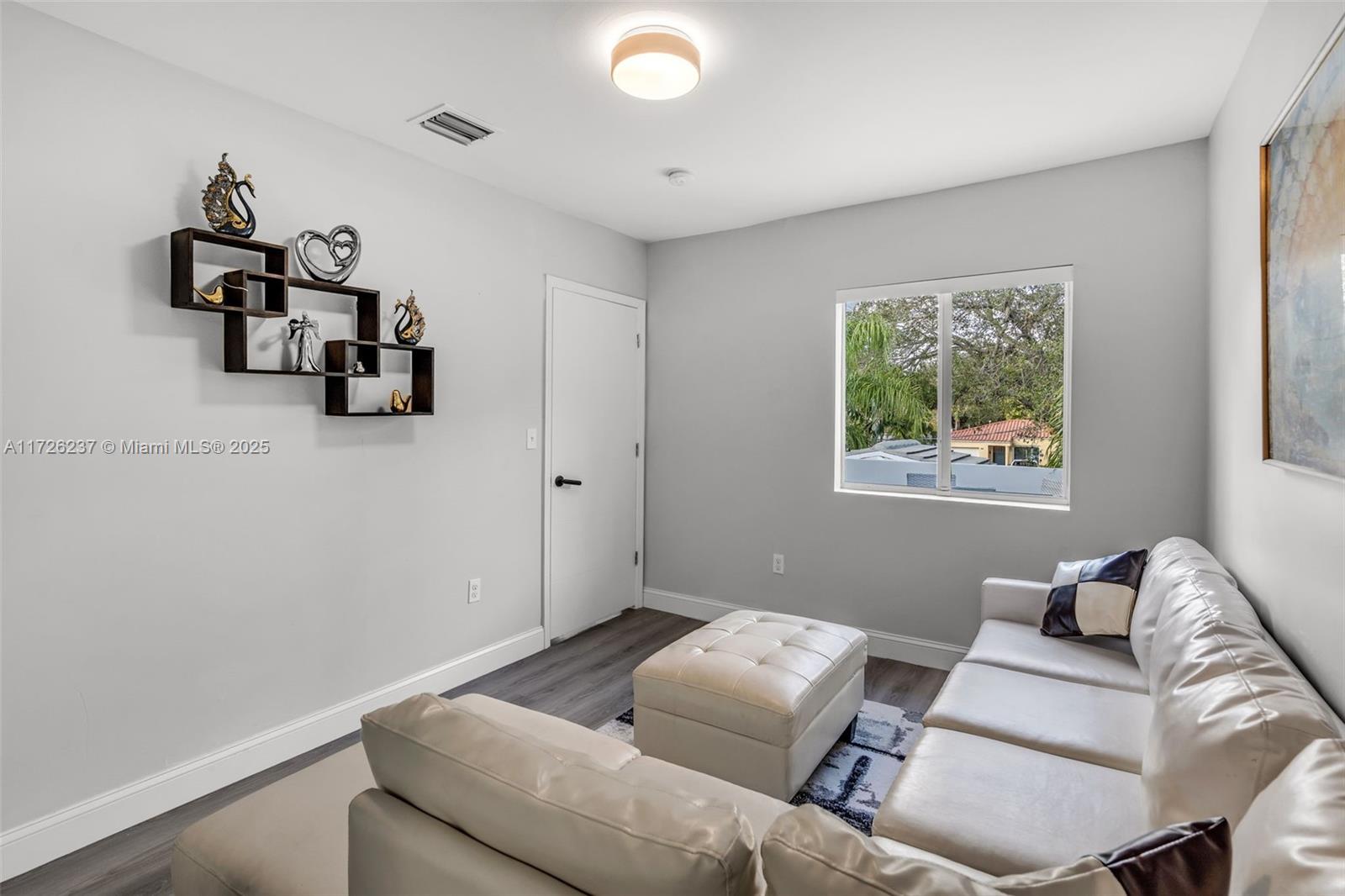 SHERWOOD FOREST - Residential