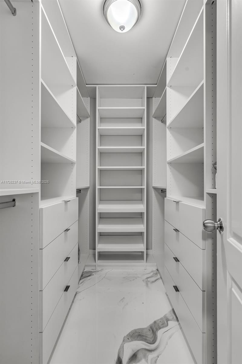 SHERWOOD FOREST - Residential