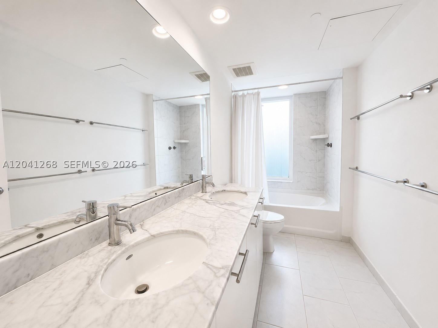 THE PLAZA 901 BRICKELL CO - Residential Lease