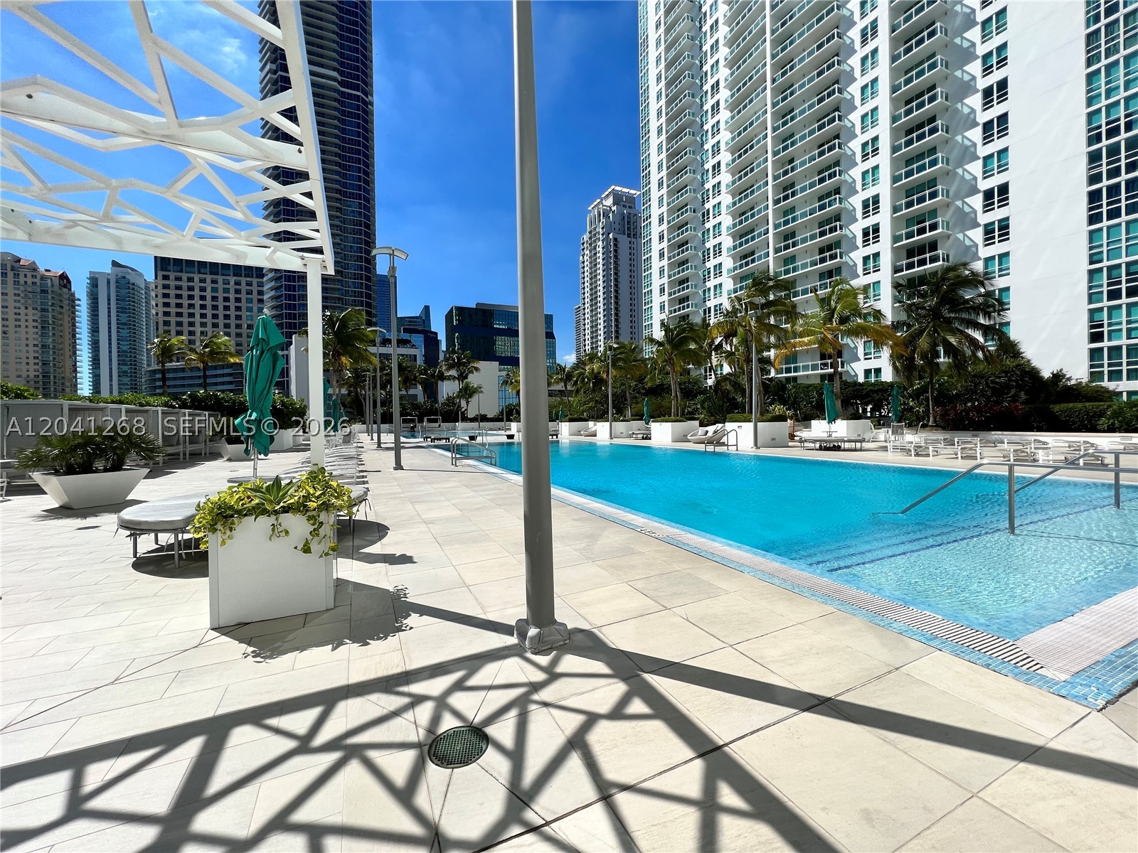THE PLAZA 901 BRICKELL CO - Residential Lease